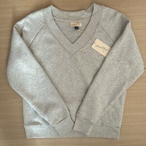 Universal Thread Gray V Neck Pullover Sweatshirt XS